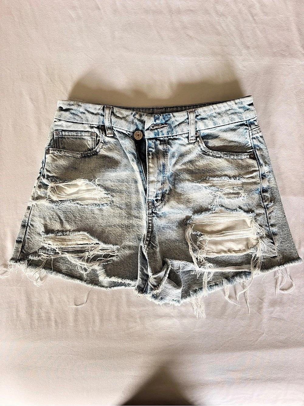 American Eagle Distressed Denim Jean Shorts in Blue